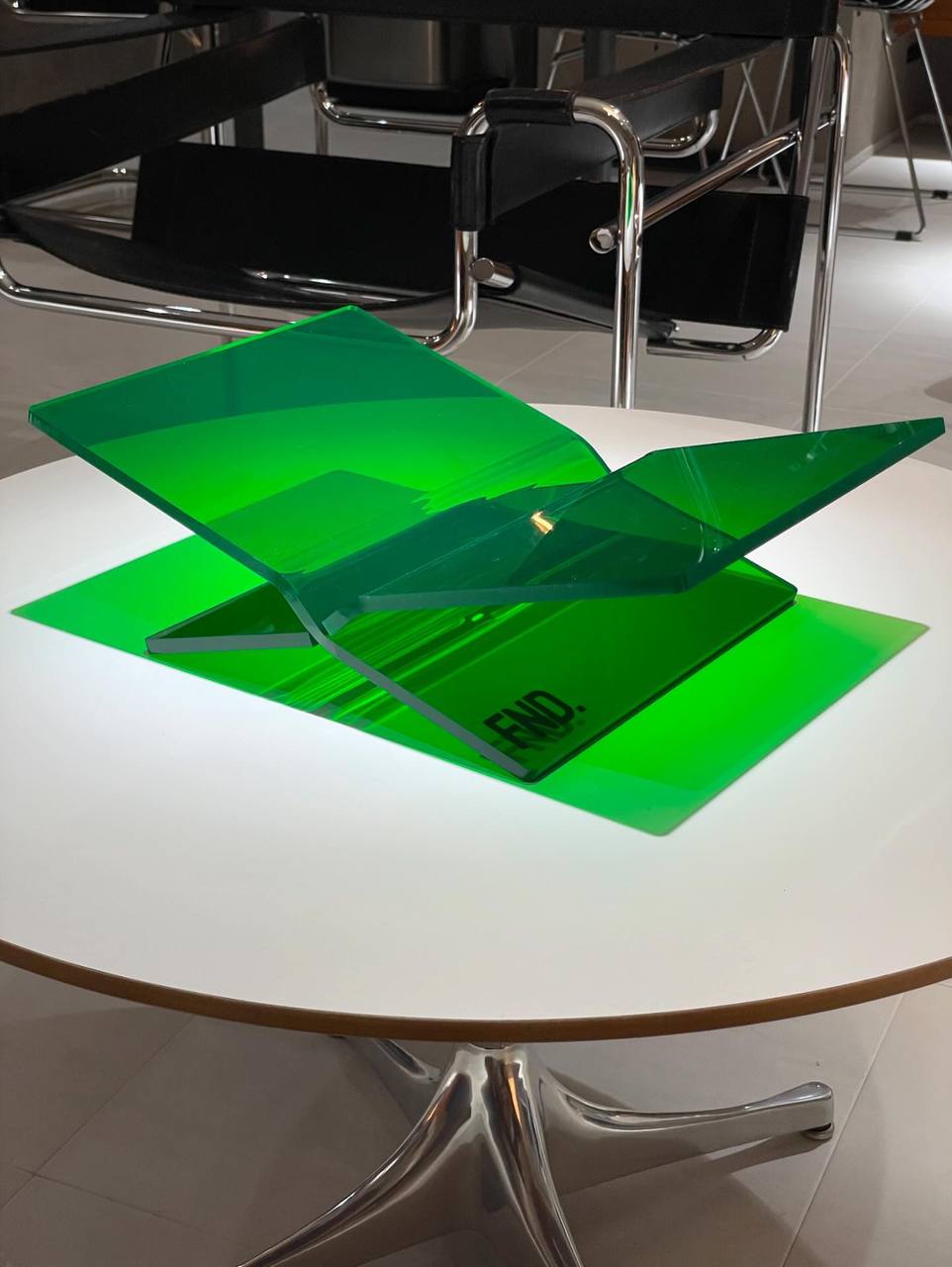 Bookstand - Bright Yellow inspiration 7